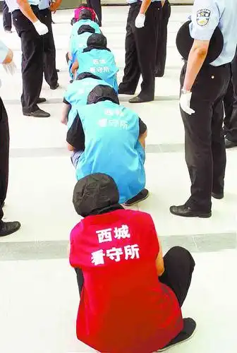 7名工地大盗今被公开处理(图)