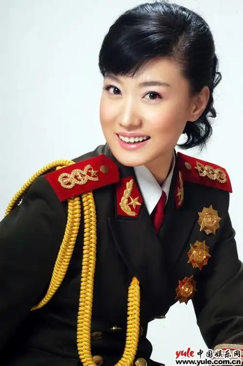 谭晶_明星档案_写真_图片_资料_照片_中国娱乐网