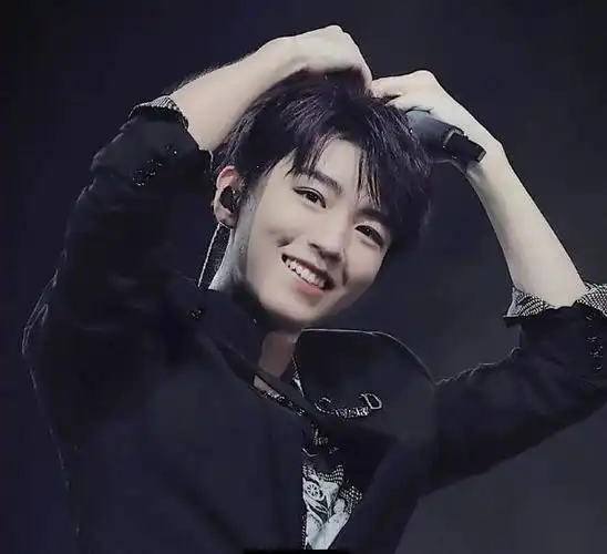 比心方式千千万,都太太太太可爱了吧!