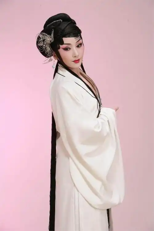 黄依群越剧 黄依群丈夫 越剧演员黄依群的丈夫是谁? / 比乐族