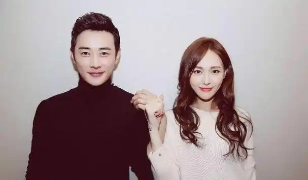 是个男神收割机啊,跟她搭戏的全都是大咖,像胡歌,霍建华,rian,钟汉良