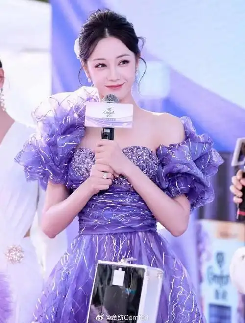 感谢金纺品牌代言人@dear-迪丽热巴和爱丽丝们参加金纺#新年多金