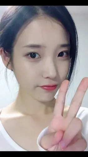 iu李知恩的日常怼脸拍