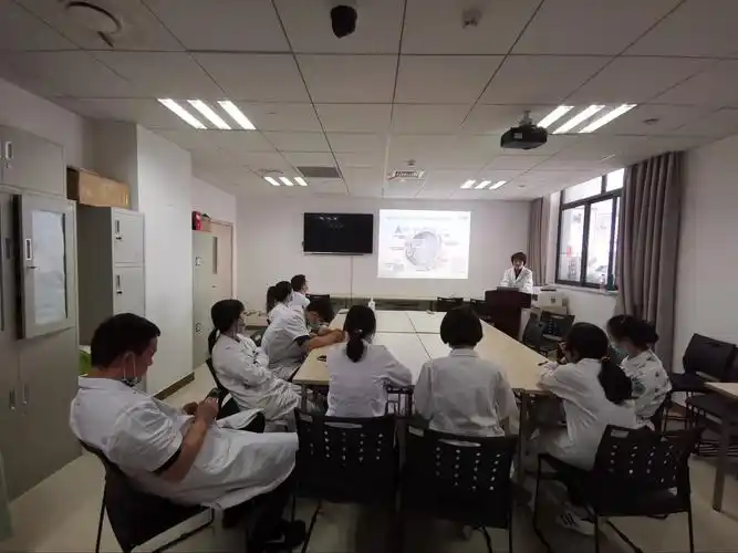 "创领靶向,光耀新生"肿瘤医院线下科室会