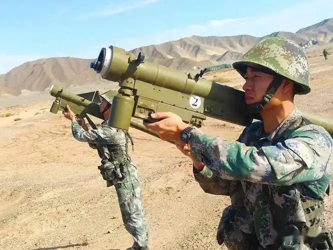 解放军装备新型单兵防空导弹:前型曾在中东力克重型武直