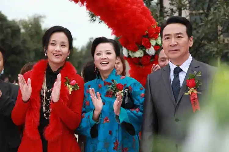 p>李颖,1966年4月15日出生于上海市,中国内地女演员.