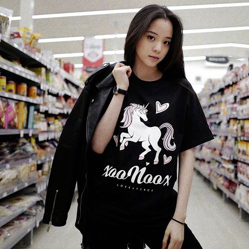 22欧阳娜娜明星同款卡通黑色t恤短袖女青春夏季常规宽松圆领甜美