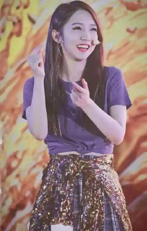 因创造101出道唱跳优秀的孟美岐不仅颜值在线情商也高