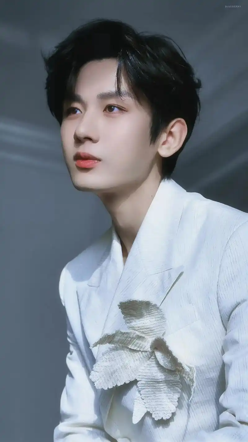 12.31湖南卫视跨年演唱会 艺人:王一博 - 抖音