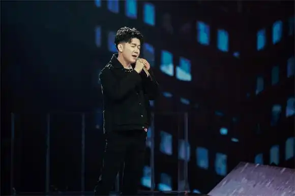 高进丨人生十年我就是唱作人 4月20日大连演唱会开唱