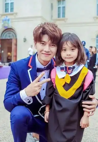 好羡慕这几个小孩呀06 #任嘉伦 #dou小助手 #爱惨了 - 抖音