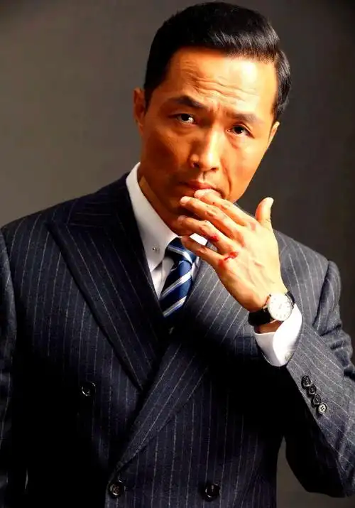 《绝密使命》中曹瑞瑛与赖寿章的智谋较量