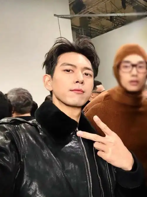 李现#  丈夫的容貌 妻子的荣耀--李现粉丝你们吃的真好