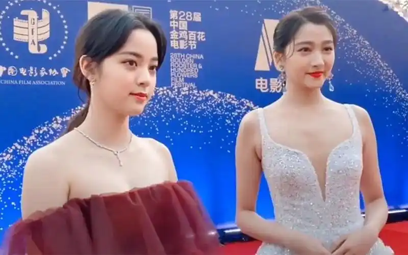 关晓彤欧阳娜娜镜头前有说有笑,当镜头移开后都懒得装了