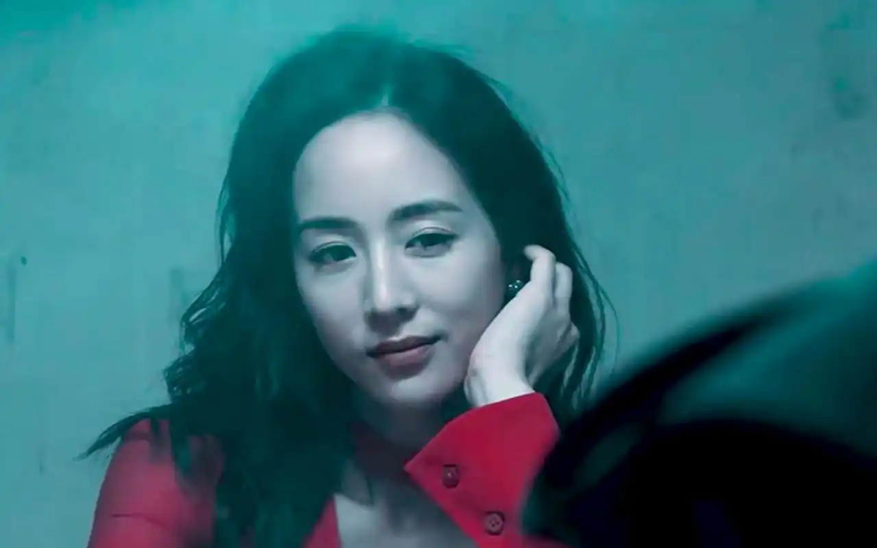 唐人街探案网剧-演技炸到甩你一条街的张钧甯,妖艳又神秘,让你欲罢不