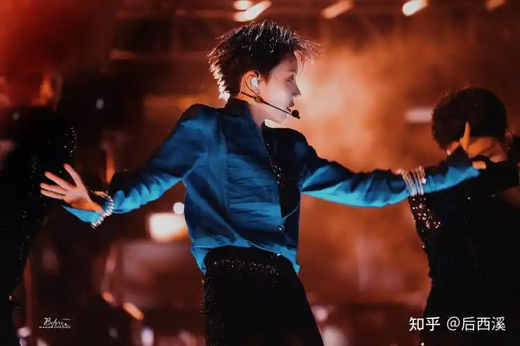 如何评价刘雨昕在6月15日晚会上ofcourse的首秀表演