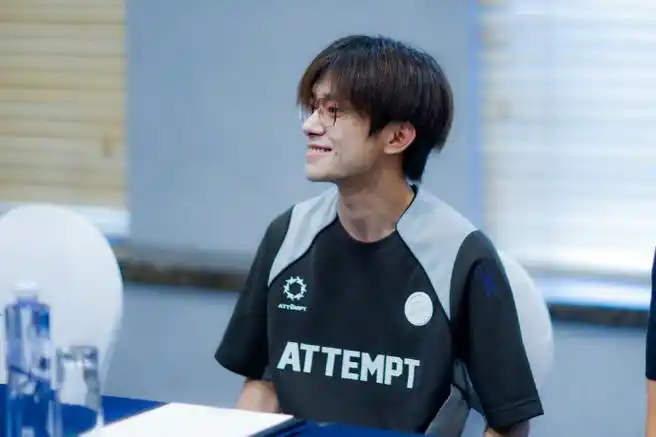 易烊千玺上影节会议生图##易烊千玺上影节会议素颜生图