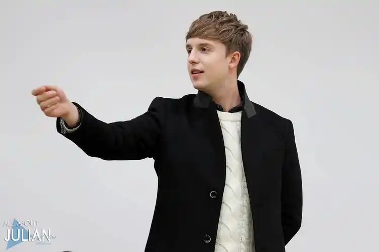 非首脑会谈 julian quintart