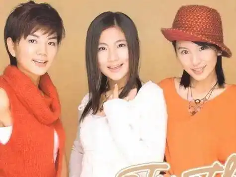 she都在朝二迈进,任家萱要二婚,ella要二胎,田馥甄只能二巡_selina