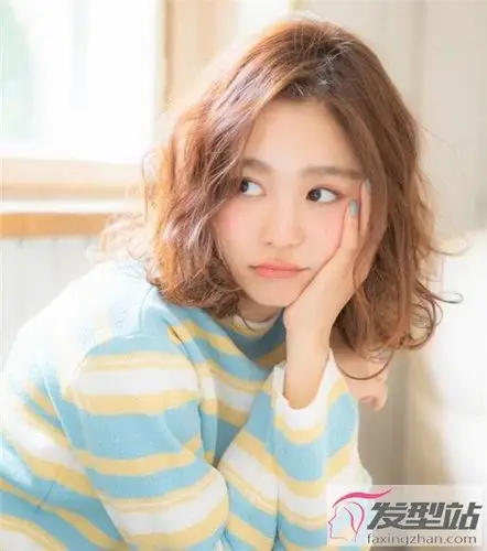 今年最火的短烫发 空气烫人鱼烫显脸小_发型站_最新