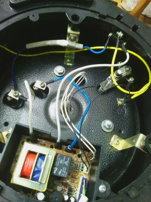 用了n年的电压力锅,不能煮饭了.应该是主板的问题.