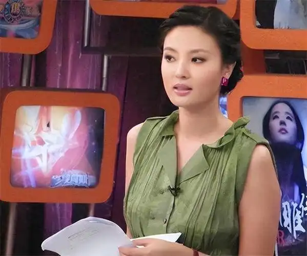 央视最苦命主持人丈夫诈骗入狱男友被判死缓46岁无人敢娶