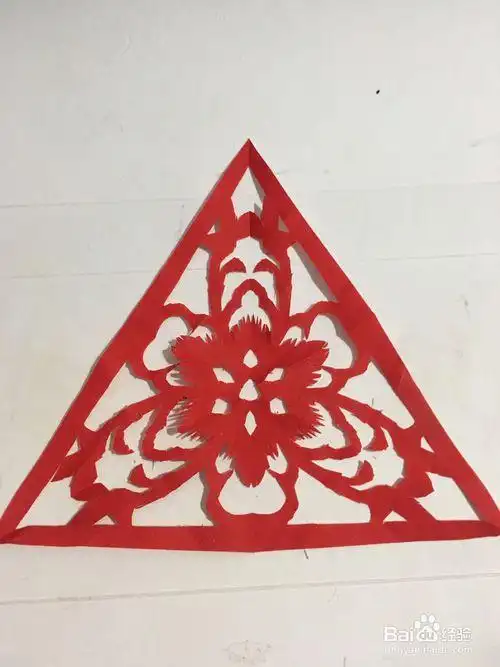 如何剪出三角形的剪纸