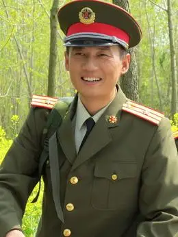 董振山(徐洪浩饰演)