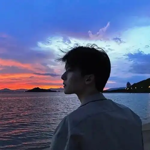 氛围感头像  #头像  #背影杀手  #男生头像  #男生帅气头像  #高级