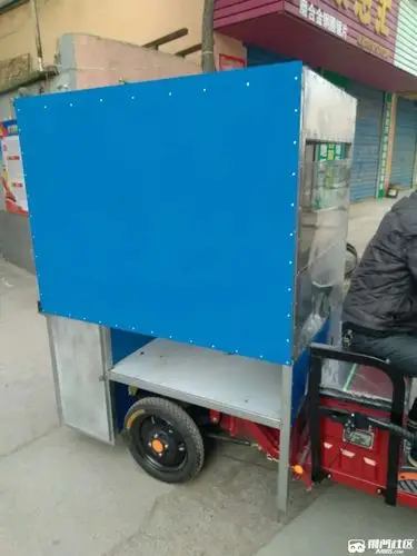 出个新的电动三轮车带烧烤架