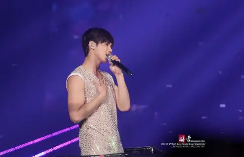 郑允浩香港hk演唱会,仁川赴港①