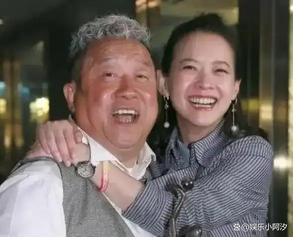 回顾"遮羞布"被揭开!曾志伟"隐秘癖好"曝光,难怪曾宝仪没结婚