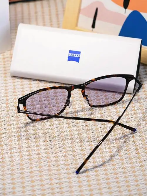 zeiss蔡司佳锐焕色视界眼镜片