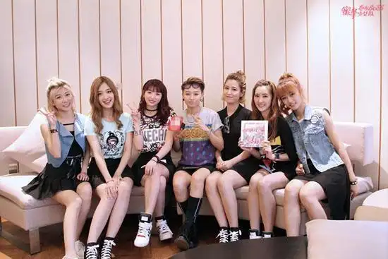 蜜蜂少女队粉丝见面会来袭性感热舞相约819