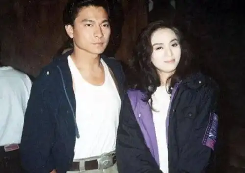 刘德华和众女星的罕见合影:最般配的竟不是关之琳?