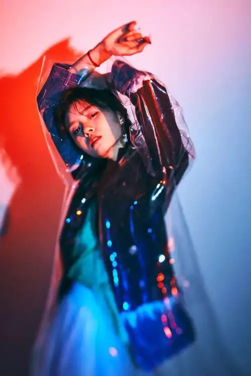 张婉清推出全新单曲向我鼓励大家活出真情实感