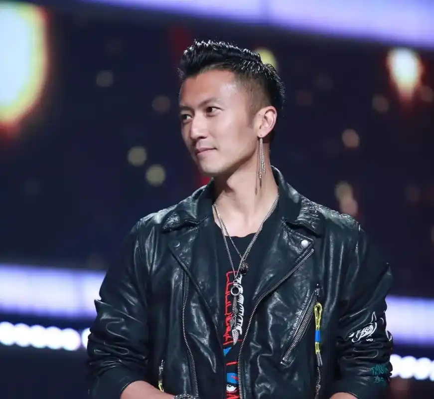 好声音谢霆锋遭质疑:你知道他当年有多火吗?