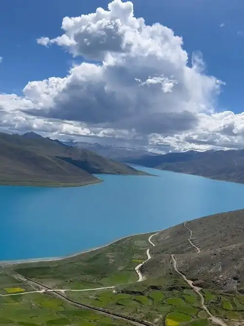 西藏天上仙境人间羊湖