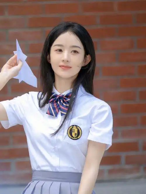 被赵丽颖这组照片惊艳到了少女感太绝