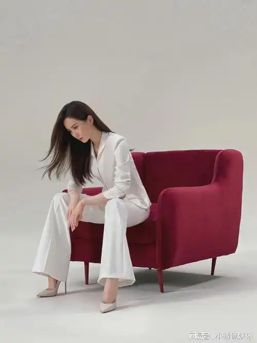 刘诗诗大爷坐姿你这是看了哪个大爷这样坐