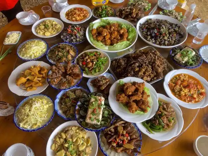 满满一大桌丰盛的菜~你们留口水了吗