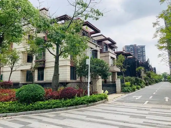 山河五期晓月湖(别墅)二手房,1800万,5室2厅,4卫,410平米-东莞安居客