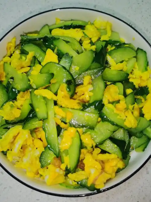 家常小炒02黄瓜炒鸡蛋