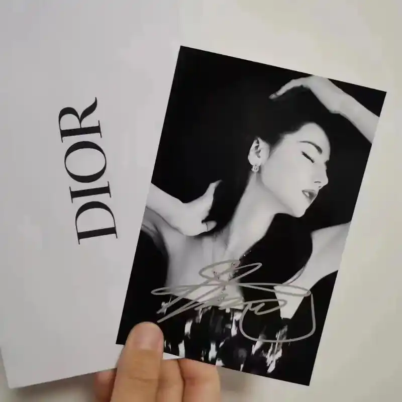 迪丽热巴签名照96.#迪丽热巴 #dior迪奥 #dior  - 抖音