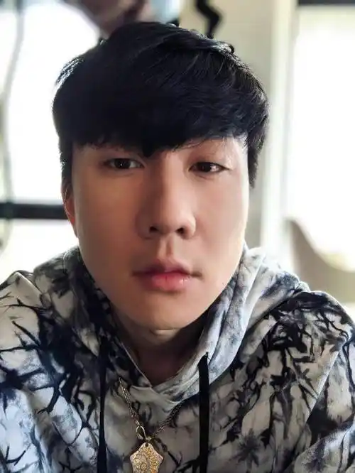 林俊杰:起不了床的实力歌手,铁刘海也要随时在线