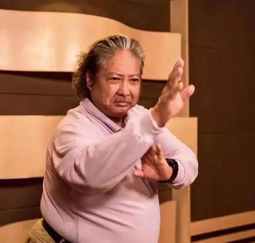 不管怎样,都真心希祝愿洪金宝生日快乐,希望他能够保重身体,凡事量力