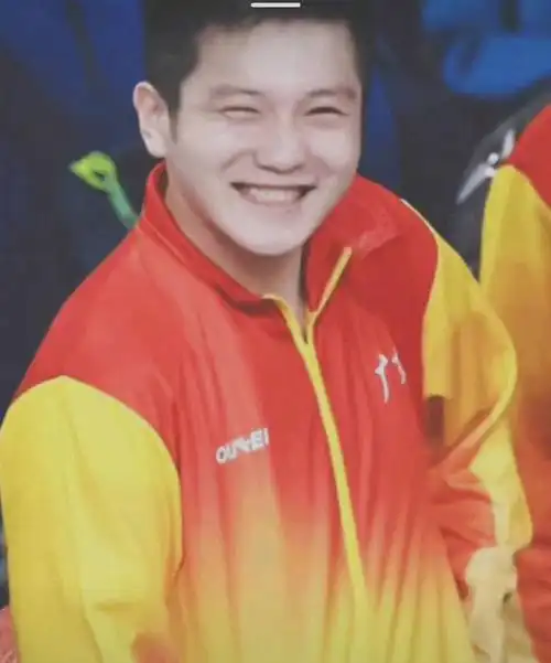 仿佛缩小版樊振东. 樊振东小时候的