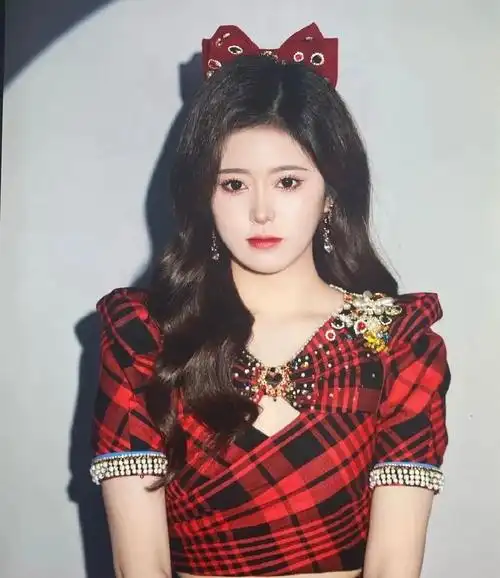 翻版鞠婧祎还不止一个最厉害的比本人还像本人直接就是纯天然