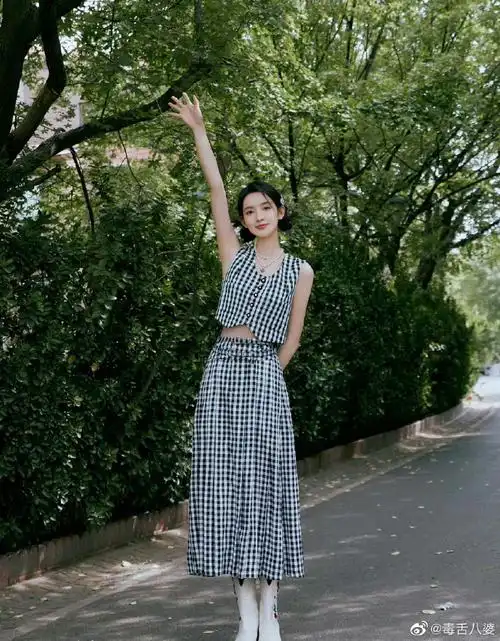 王玉雯居然这么高#长得漂亮,身材高挑,在人群中真的很显眼,大长腿真