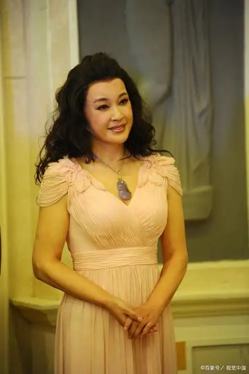 这位年过七旬的传奇女演员竟声称自己能够轻松扮演二十多岁的少女角色